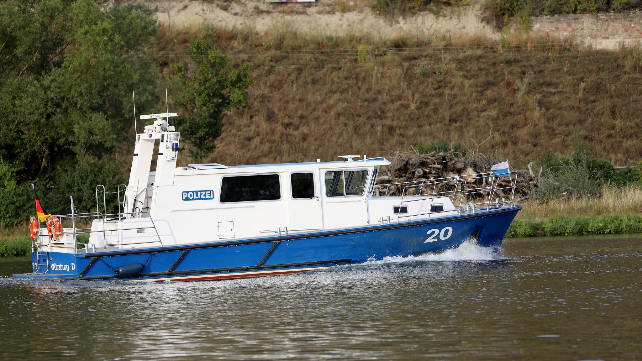 Symbolbild: Wasserschutzpolizei auf dem Main | Bild: picture alliance / HMB Media | / Heiko Becker Symbolbild: Wasserschutzpolizei auf dem Main