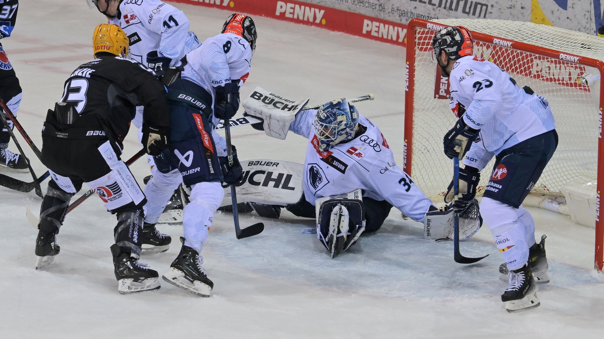 DEL-Spielszene Bremerhaven - Ingolstadt (Archivbild vom dritten Play-off-Spiel)