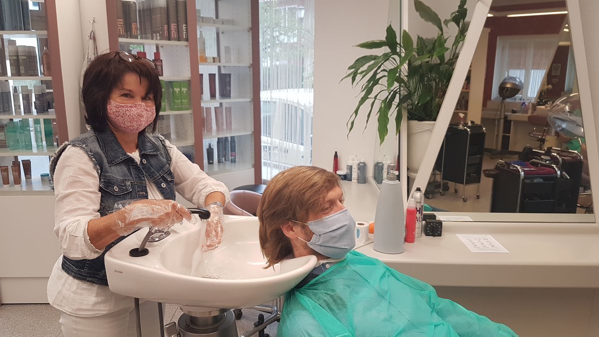 Passionsdarsteller Freuen Sich Auf Friseurtermin Br24