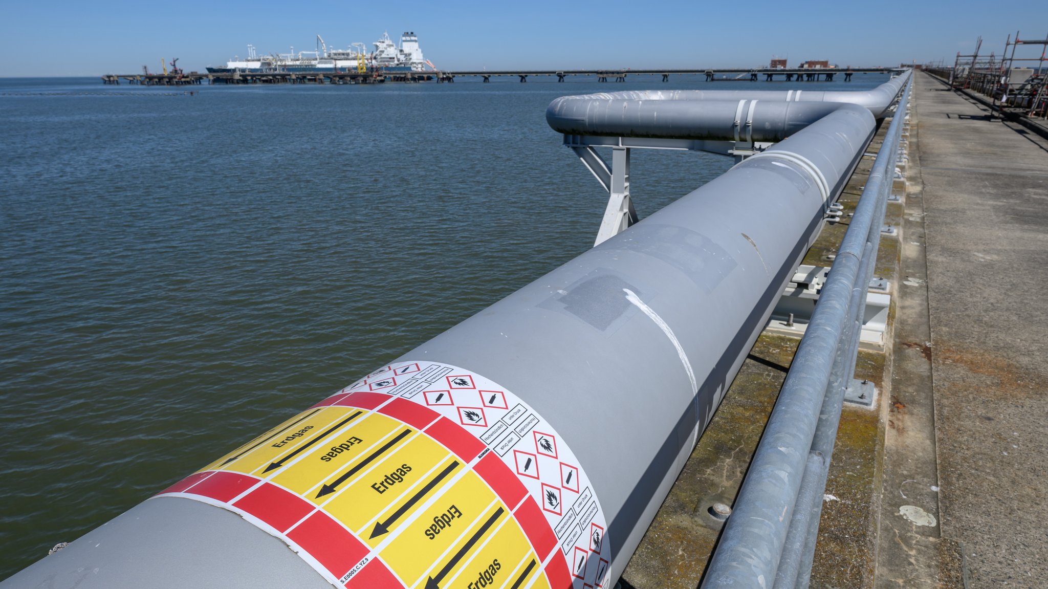 LNG-Terminal in Wilhelmshafen | Bild: picture alliance/dpa | Izabela Mittwollen LNG-Terminal in Wilhelmshafen
