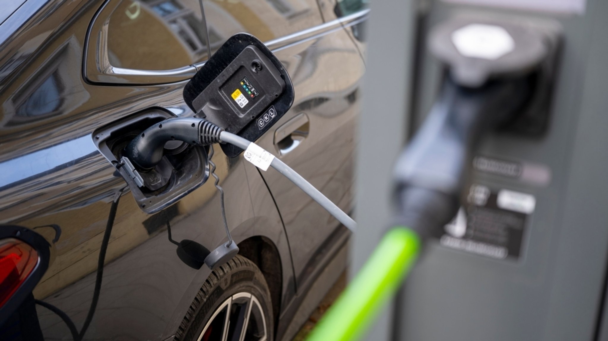 E-Autos verdrängen Verbrenner: Das steckt hinter dem Boom