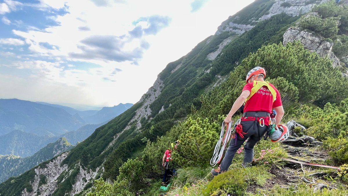 Bergwacht Ruhpolding rettet Bergsteiger vom Sonntagshorn