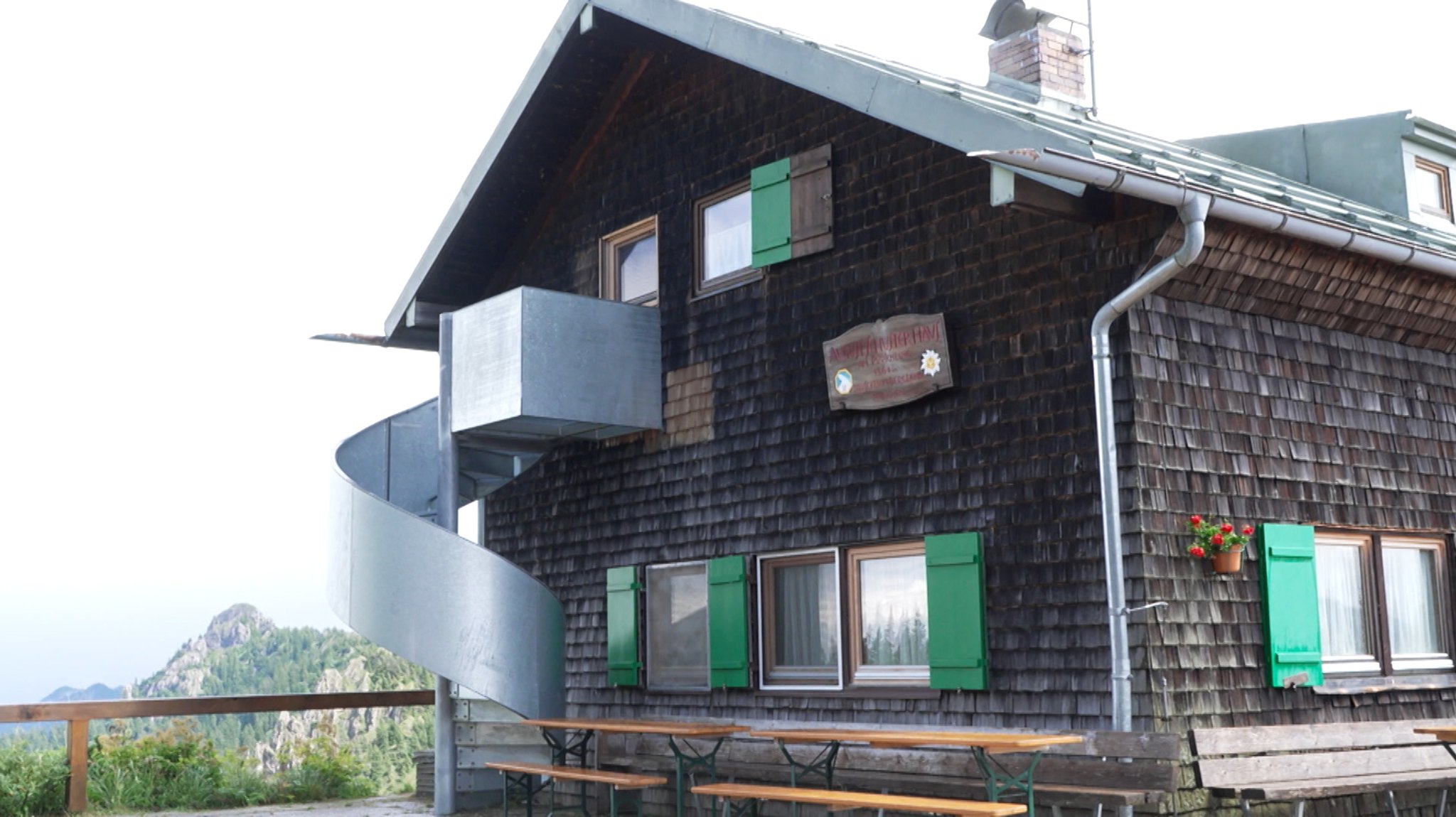 Das August-Schuster-Haus des Alpenvereins - auch bekannt als Pürschlingshaus - in den Ammergauer Alpen