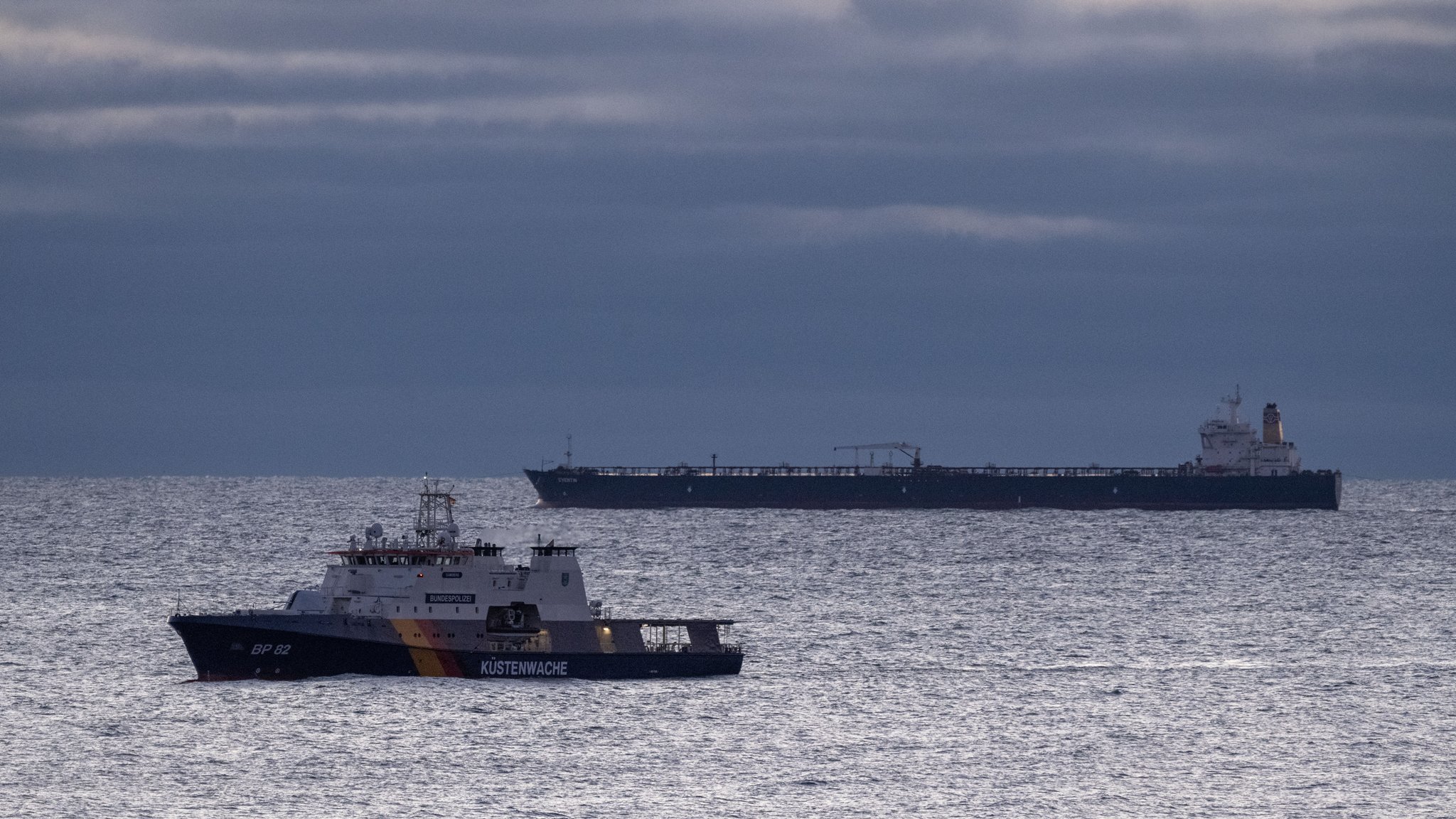 Ukraine-Ticker: Schattenflotte? Frankreichs Marine stoppt Tanker