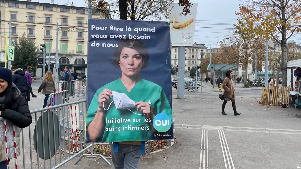 Eines der Plakat der Pflege-Initiative in Genf.