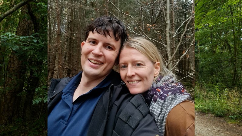 Im Fall der seit eineinhalb Jahren vermissten Vanessa Huber aus Unterhaching bei München wendet sich die Polizei mit einem neuen Zeugenaufruf an die Öffentlichkeit: Erstmals wurde nun auch ein Bild des im März verstorbenen Ehemannes veröffentlicht.