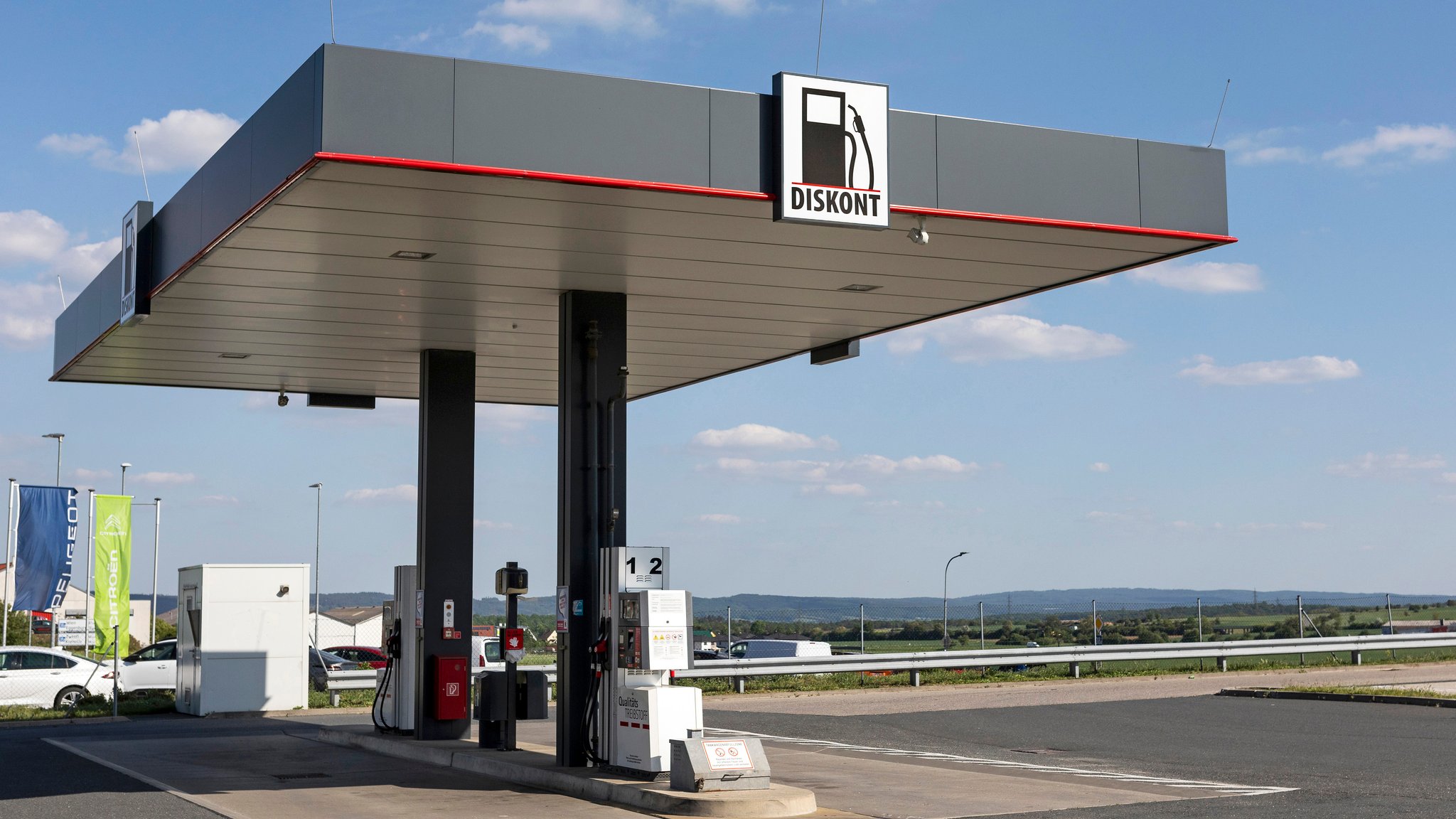 Zum Tanken schnell zur Diskont-Tankstelle nach Österreich - auch das lohnt sich oft nicht mehr so stark.