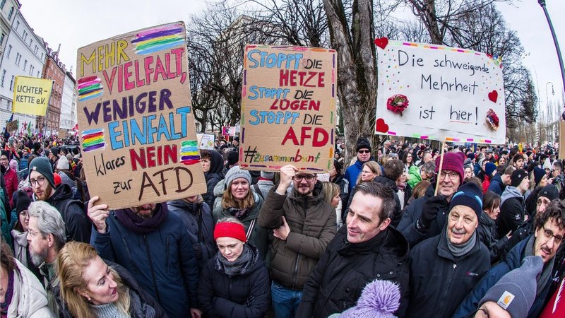 In ganz Deutschland sind Hunderttausende Menschen gegen Rechtsextremismus auf die Straße gegangen. Die wohl größte Kundgebung gab es in München.