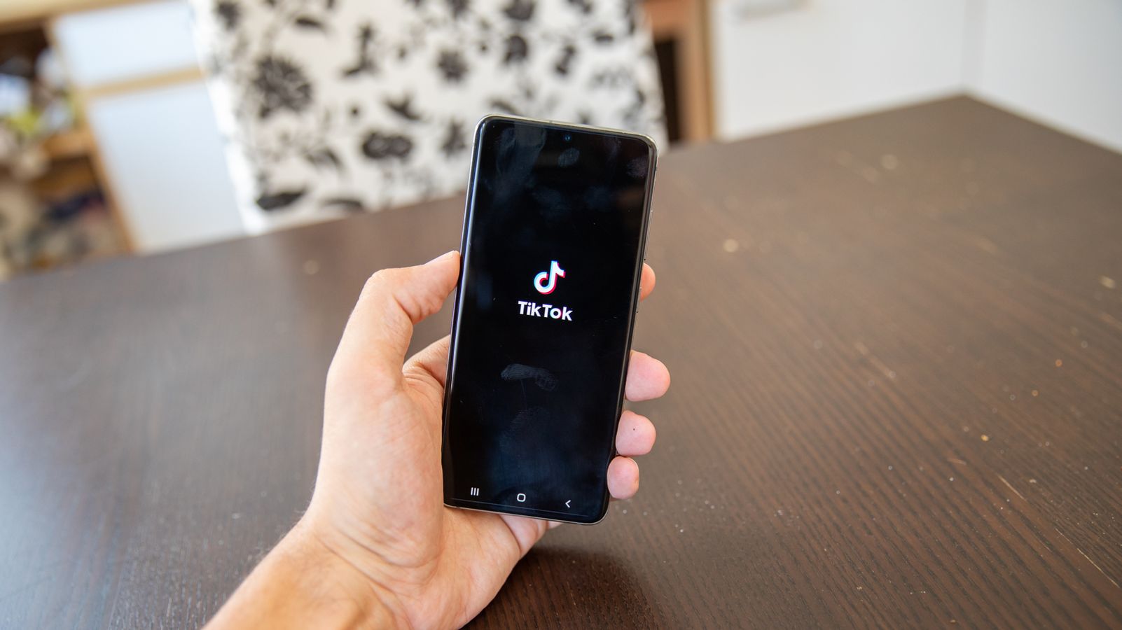 Image accompanying Auf keiner Plattform verbreiten sich Desinformationen so schnell wie auf Tiktok.