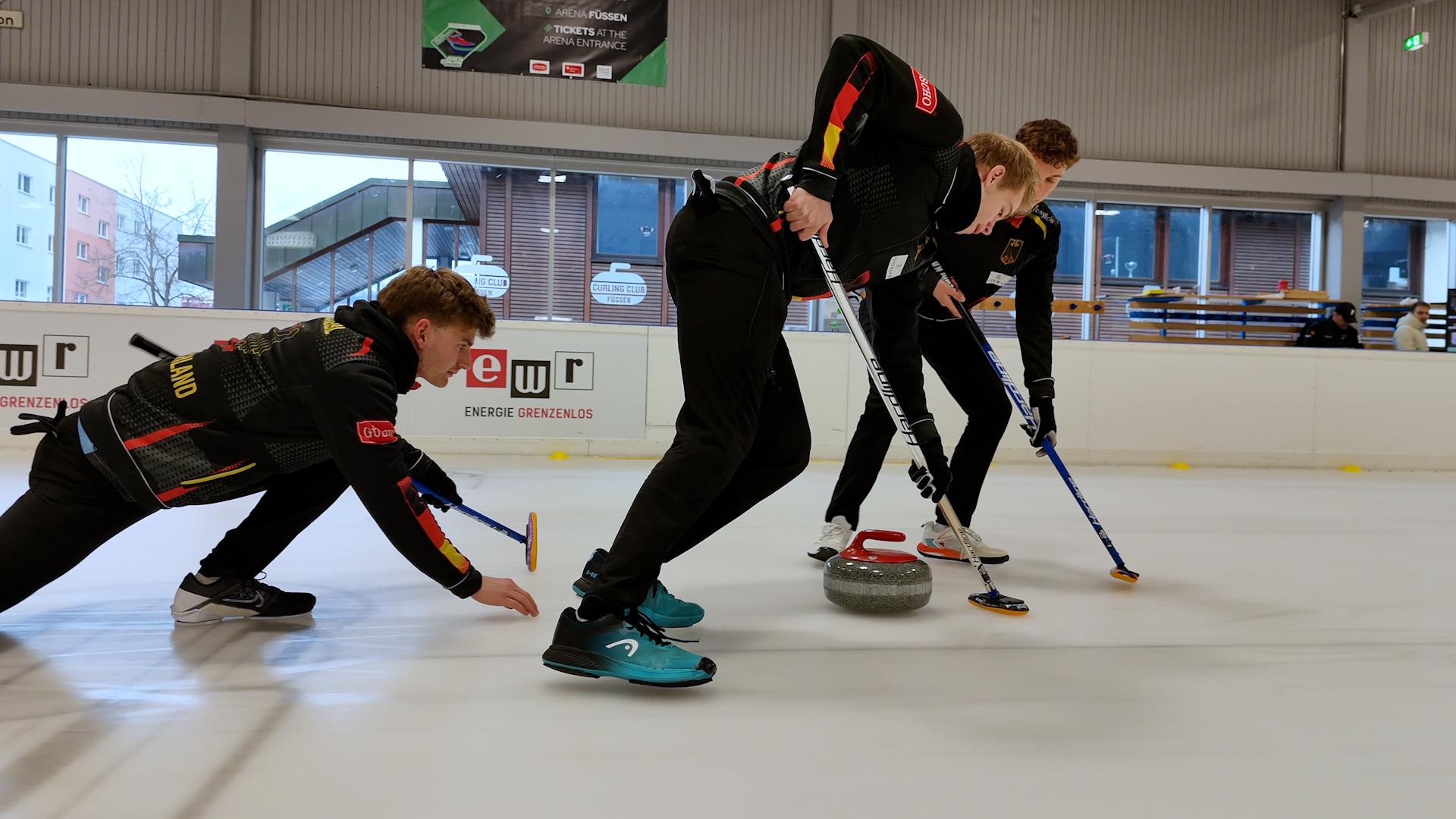 Die deutschen Curler bei der Olympia-Vorbereitung in Füssen.