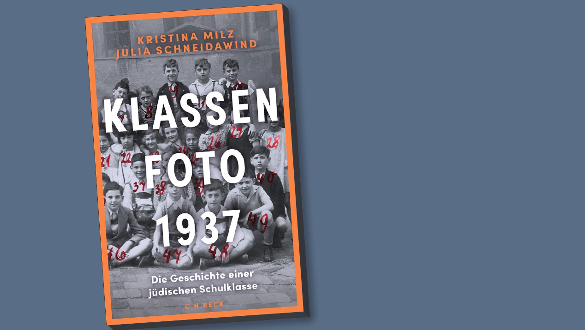 Buch-Cover von "Klassenfoto 1937" | Bild: Familie Suesheim D’Angelo / C.H. Beck Verlag Buch-Cover von "Klassenfoto 1937"
