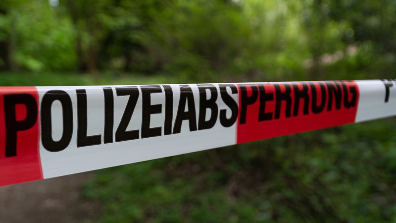 Symbolbild: Polizeiabsperrung | Bild: picture alliance / Fotostand | Fotostand Symbolbild: Polizeiabsperrung