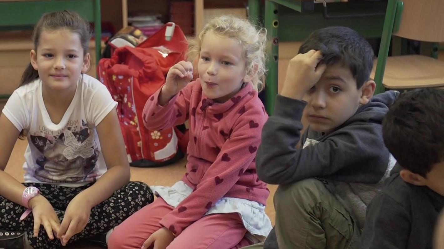 Sehen statt Hören | 09.02.2019 : Bilingual: Annas Weg in die Kinderkrippe für gehörlose Kinder und Kinder gehörloser