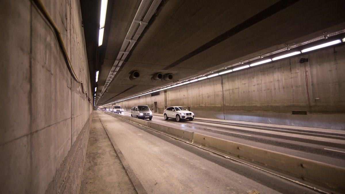 Meist darf auf dem Mittleren Ring, darunter der Luise-Kiesselbach-Tunnel und der Trappentreutunnel, nicht schneller als 60 km\h gefahren werden.