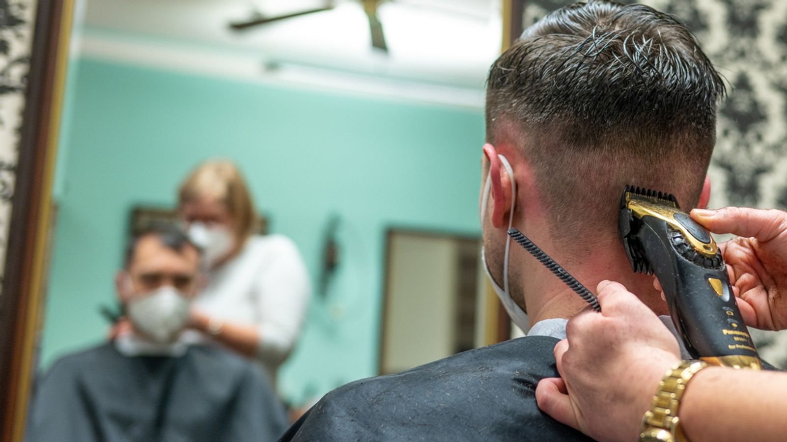 Aus für 2GRegel in Bayern? Hitzige Debatte im Landtag BR24