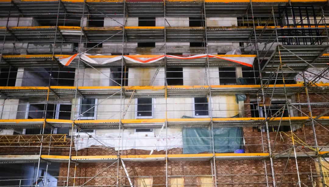 Mehrfamilienhäuser werden gebaut.