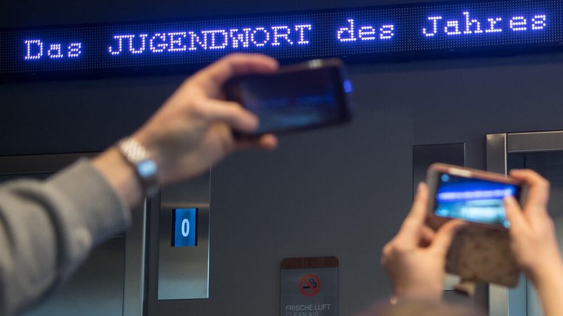 "Jugendwort des Jahres" | Bild: dpa-Bildfunk/Peter Kneffel "Jugendwort des Jahres"