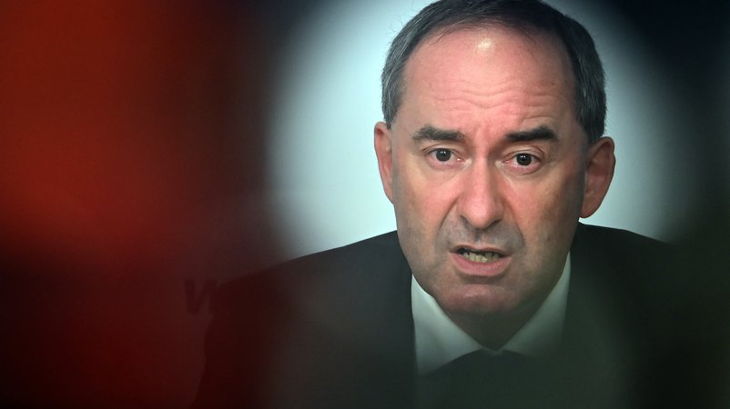 Archivbild: Hubert Aiwanger, Wirtschaftsminister und Landesvorsitzender der Freien Wähler in Bayern | Bild: picture alliance/dpa | Niklas Treppner Archivbild: Hubert Aiwanger, Wirtschaftsminister und Landesvorsitzender der Freien Wähler in Bayern