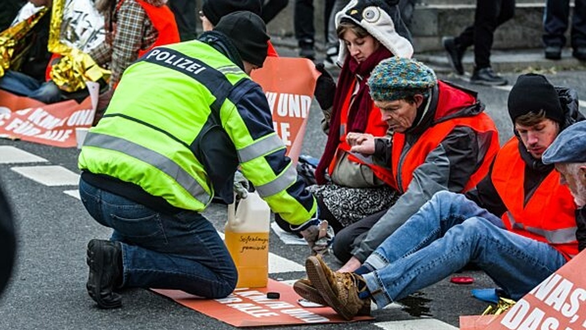 Klimaaktivisten am 5. Dezember am Stachus in München