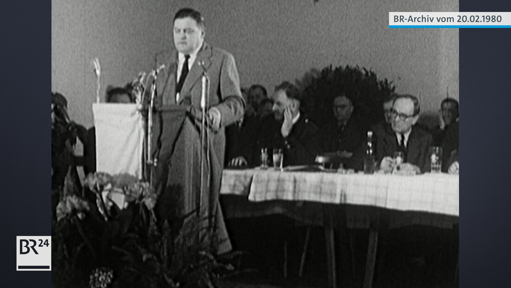 Franz Josef Strauß am Redepult
