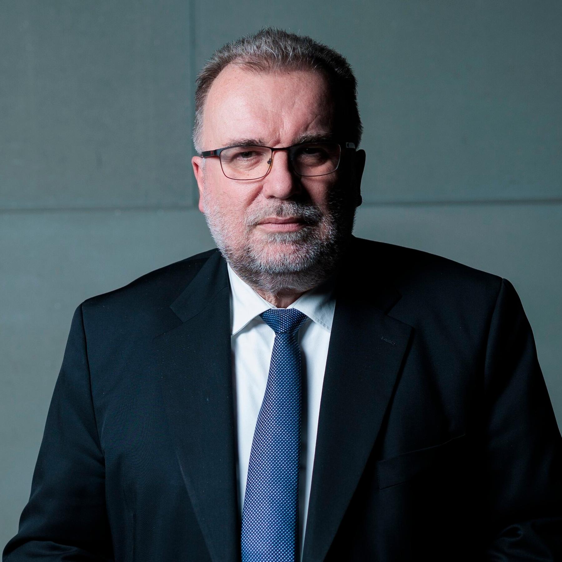 Interview der Woche: BDI-Präsident Siegfried Russwurm unterstützt Demos gegen AfD und Rechtsextremismus