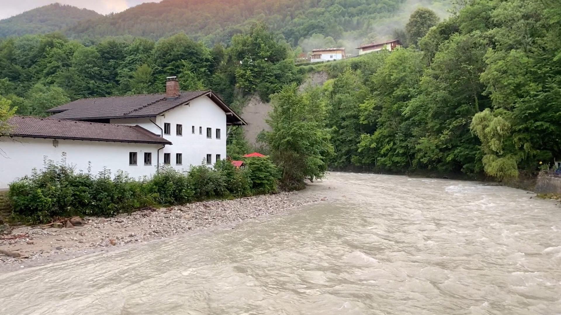 Katastrophenfall aufgehoben - Aufatmen im Berchtesgadener Land | BR24