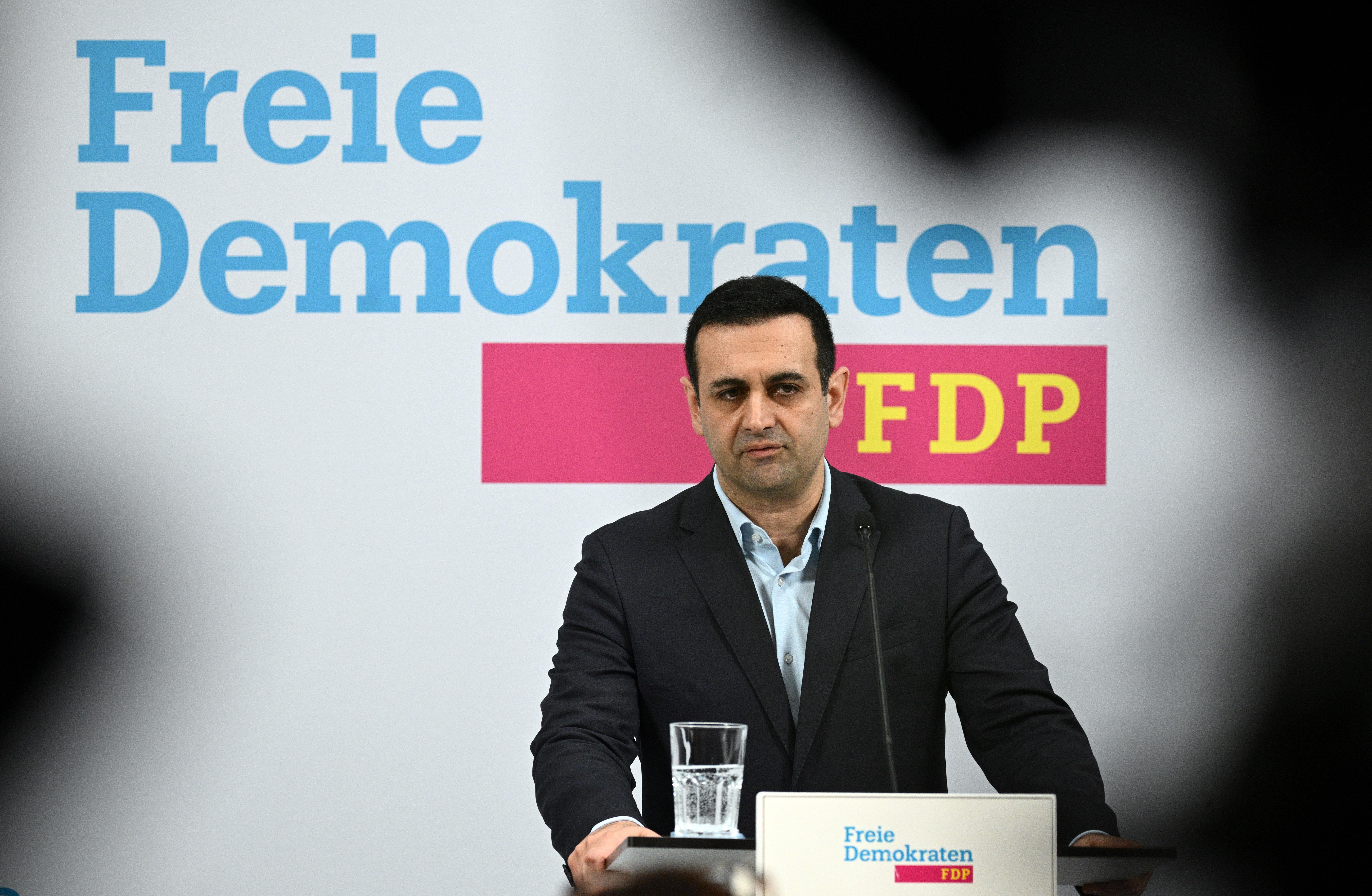 Nach der "D-Day"-Enthüllung bei der FDP tritt Generalsekretär Djir-Sarai zurück.