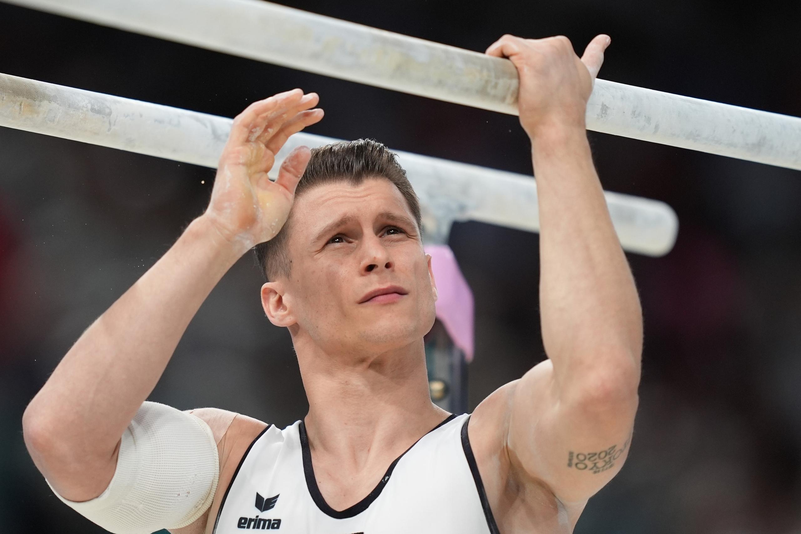 05.08.2024, Frankreich, Paris: Olympia, Paris 2024, Turnen, Barren, Männer, Finale, Lukas Dauser aus Deutschland. 