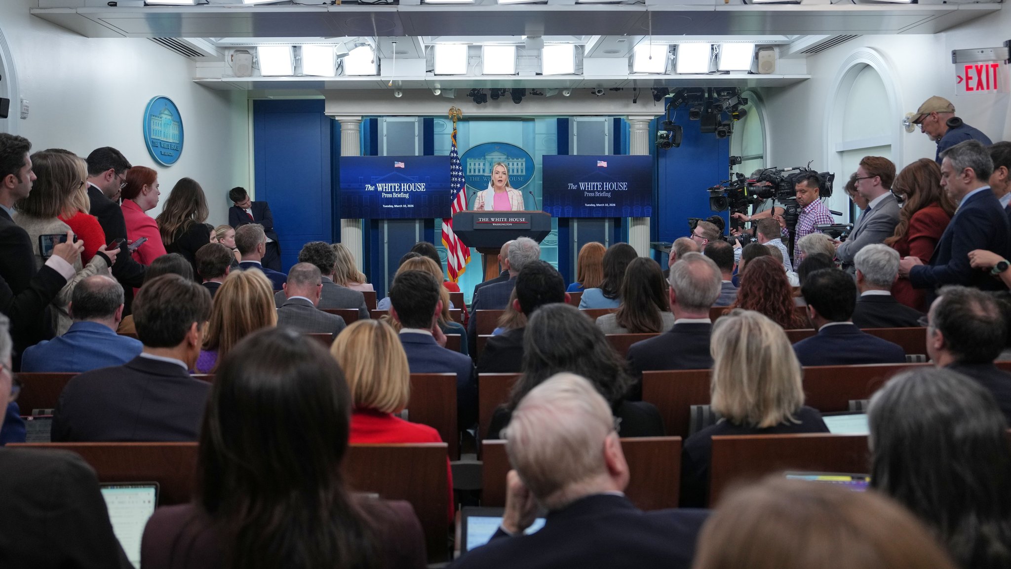 (Symbolbild) Pressekonferenz im Weißen Haus. | Bild: dpa-Bildfunk/Julia Demaree Nikhinson (Symbolbild) Pressekonferenz im Weißen Haus.