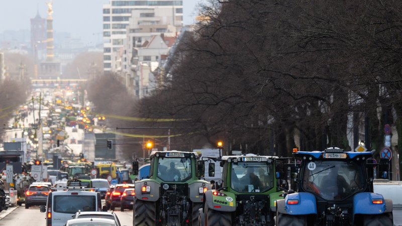 Traktoren am Montagmorgen auf Straßen in Berlin