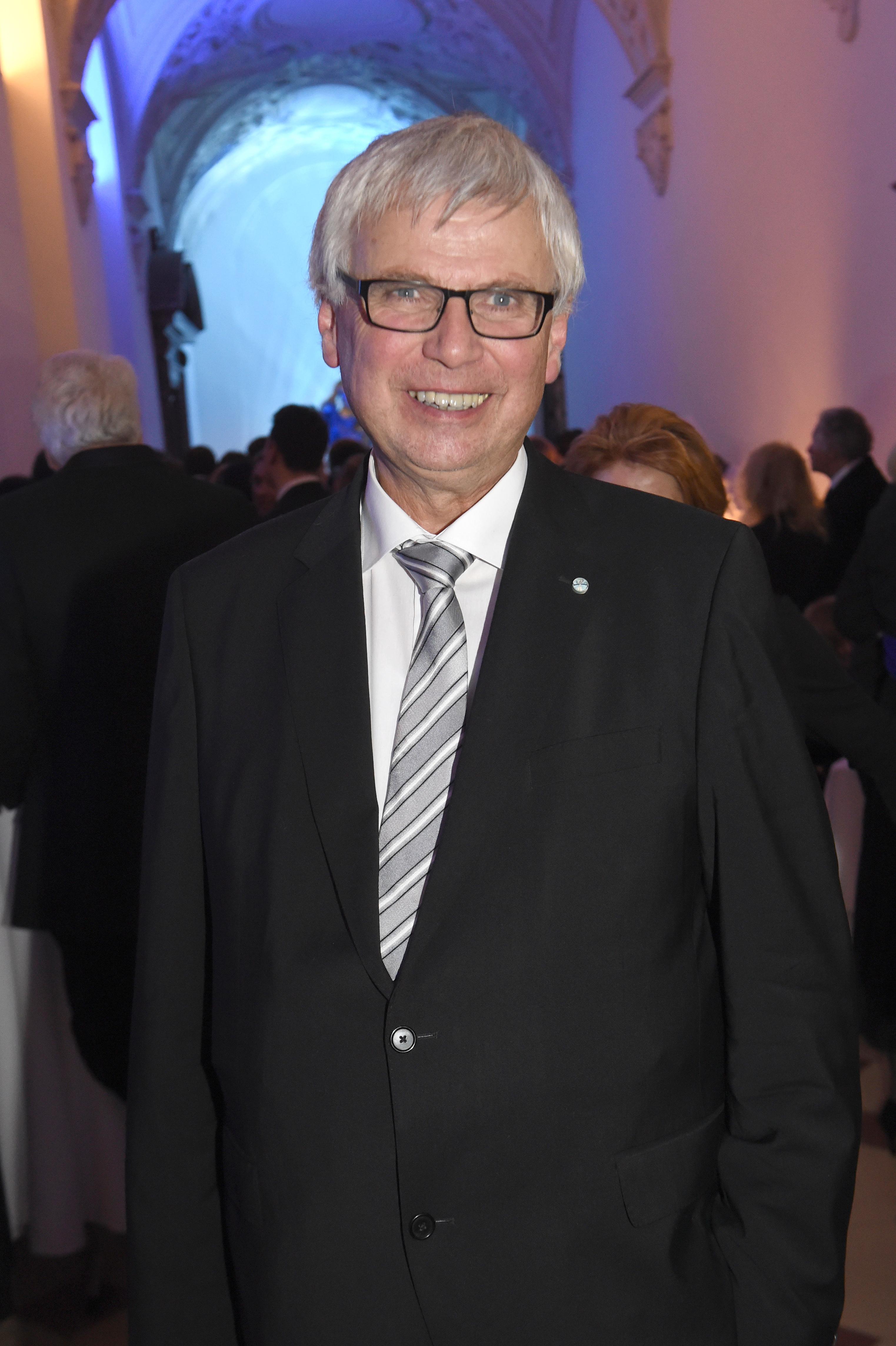 Vom Landesbischof zum Dorfpfarrer Johannes Friedrich wird 70 BR24