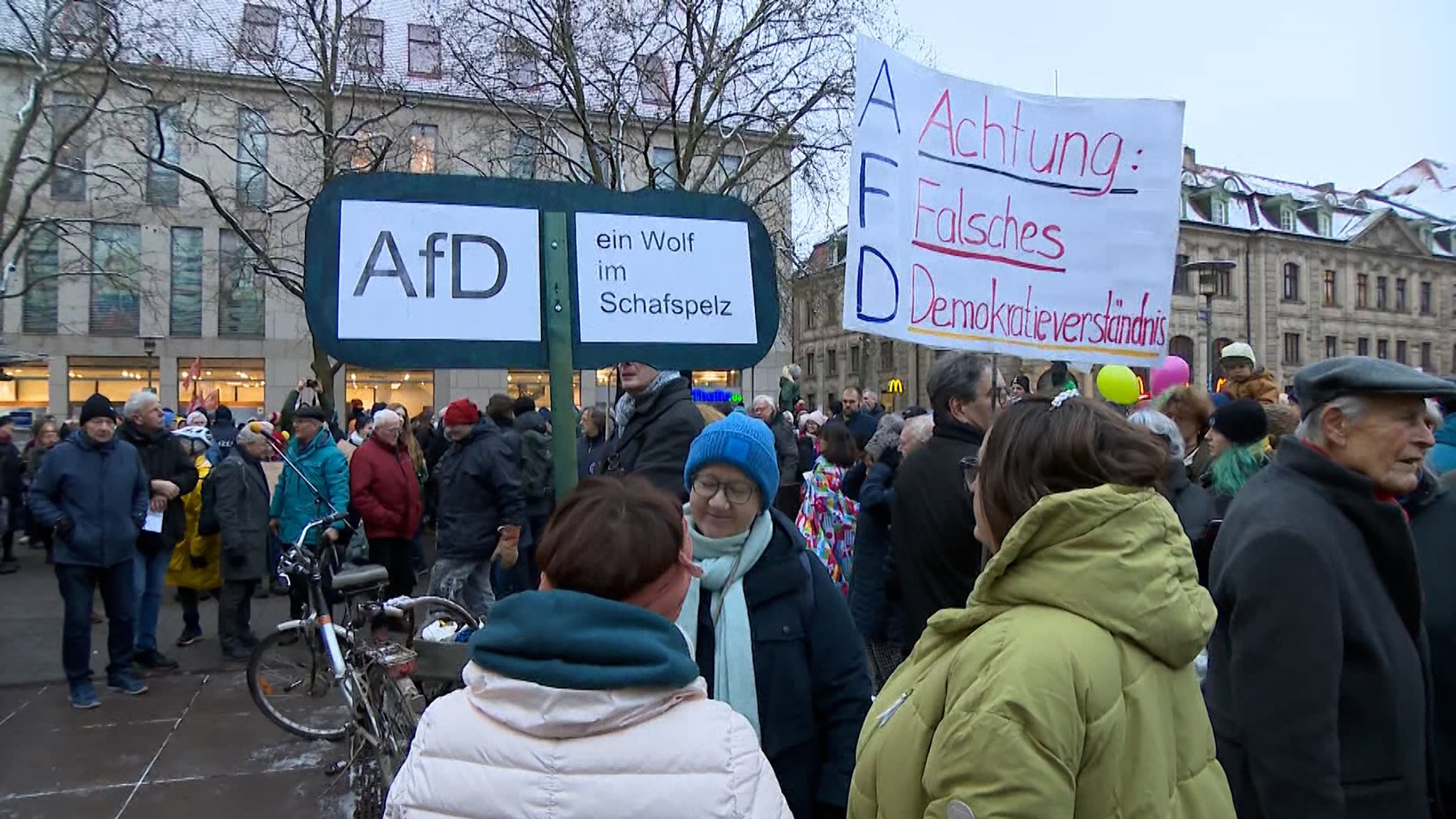 Die Kundgebungen für ein Verbot der AfD gehen weiter. 