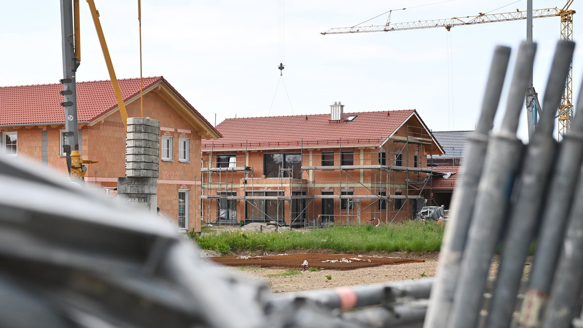 Baugenehmigungen für Wohnungen auf niedrigstem Stand seit 2018