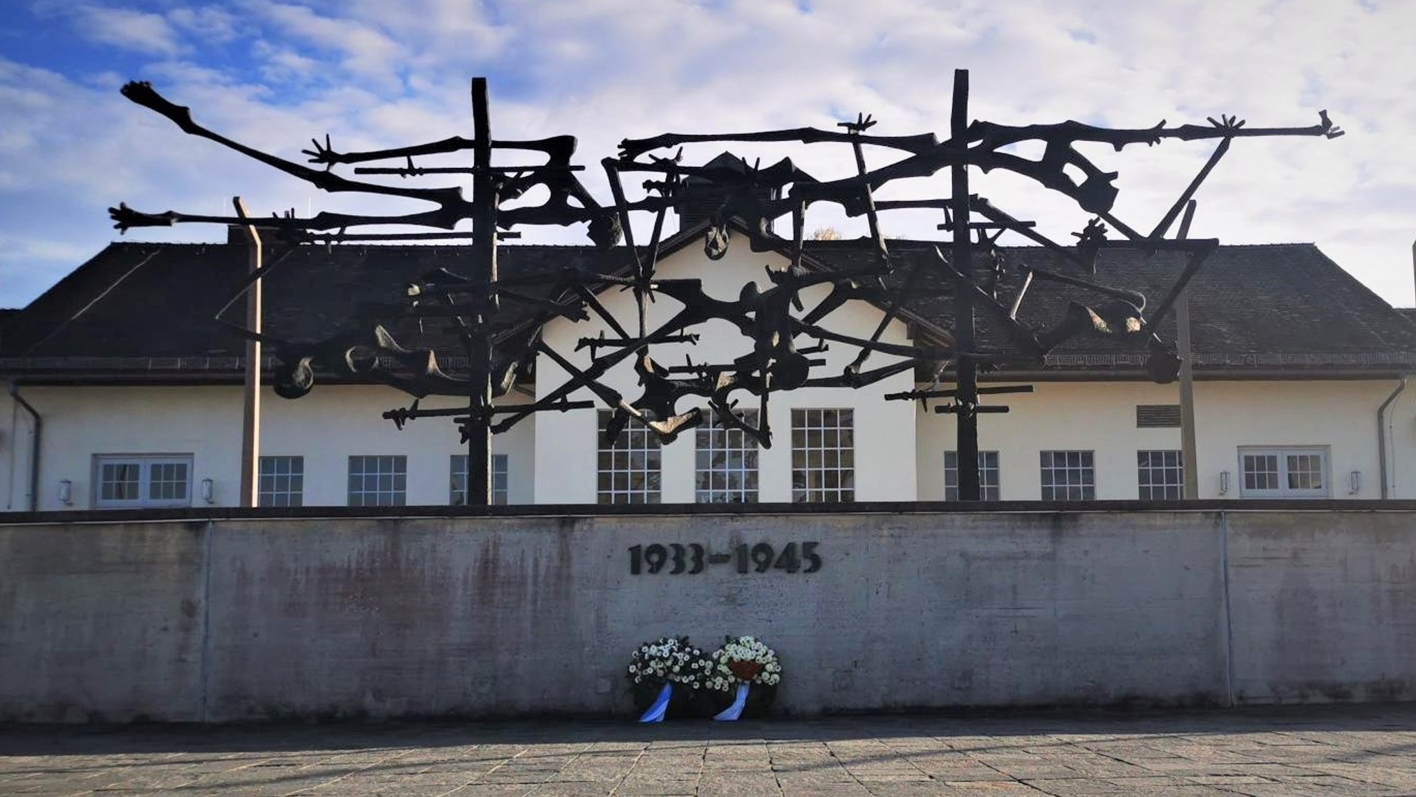 Mahnmal in KZ-Gedenkstätte Dachau wiedereingeweiht