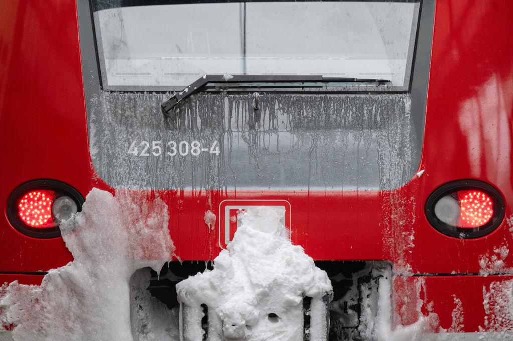 Nach Dezember-Schneechaos: Immer Noch Zugausfälle | BR24