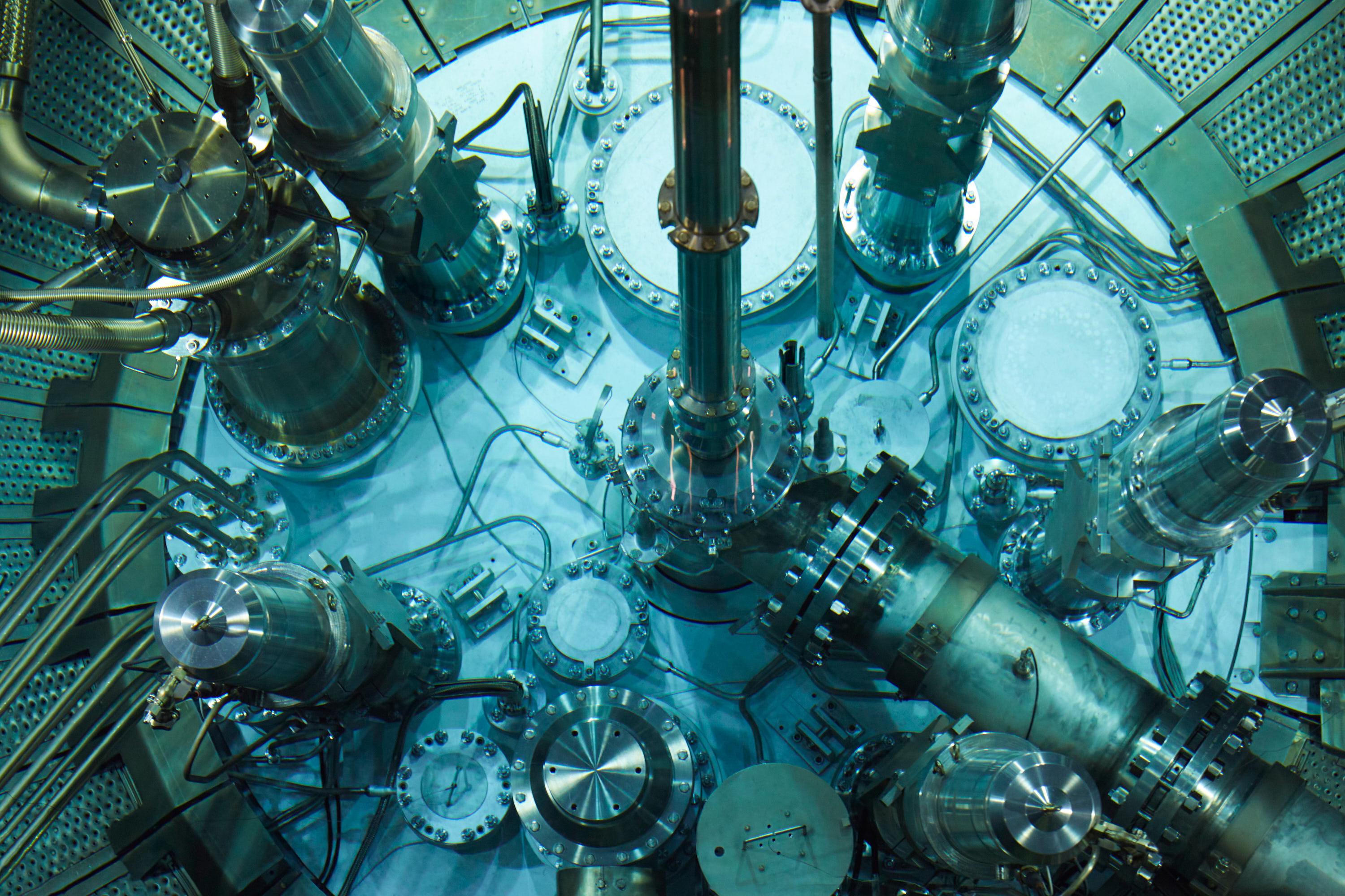 Wissenschaftler am Forschungsreaktor der TUM in Garching (Bild) entwickeln auch Mini-Atomreaktoren für den Einsatz im Weltraum.