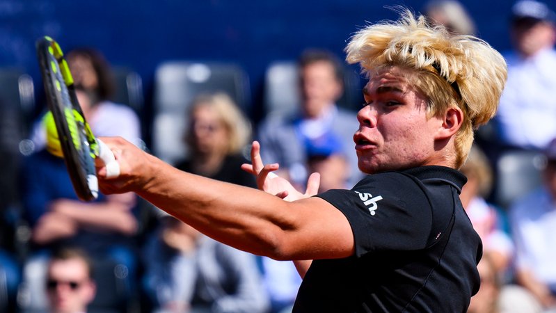 17.04.2025, Bayern, München: Tennis: ATP-Tour - München, Einzel, Herren, Achtelfinale. Bergs (Belgien) - Dedura (Deutschland). Diego Dedura in Aktion. | Bild: dpa-Bildfunk/Tom Weller 17.04.2025, Bayern, München: Tennis: ATP-Tour - München, Einzel, Herren, Achtelfinale. Bergs (Belgien) - Dedura (Deutschland). Diego Dedura in Aktion.