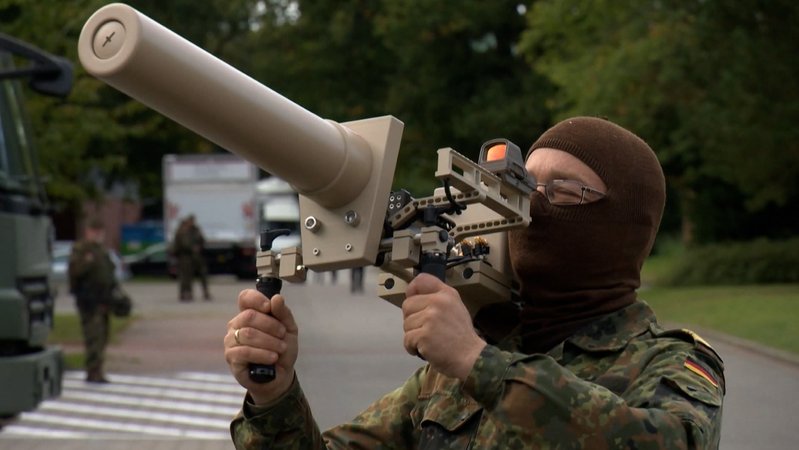 Bundestagsbeschluss: Leichterer Abschuss von Drohnen | Bild: Bayerischer Rundfunk 2026 Bundestagsbeschluss: Leichterer Abschuss von Drohnen