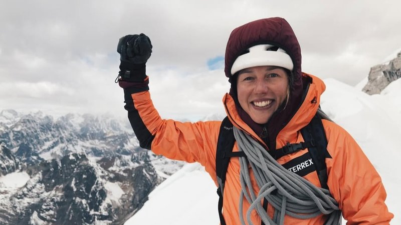 Laura Dahlmeier beim Aufstieg am Ama Dablam | Bild: picture-alliance/dpa Laura Dahlmeier beim Aufstieg am Ama Dablam