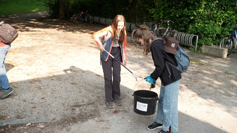 Viele Bereiche des gesellschaftlichen Lebens sind auf Ehrenamtliche angewiesen. | Bild: BR Viele Bereiche des gesellschaftlichen Lebens sind auf Ehrenamtliche angewiesen.
