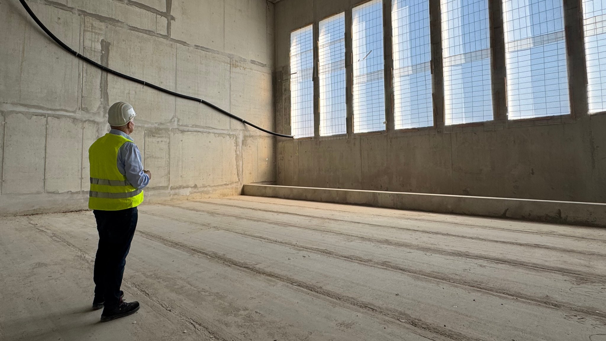 Theater-Direktor Dirk Terwey auf der Theater-Baustelle | Bild: BR/Pirmin Breninek Theater-Direktor Dirk Terwey auf der Theater-Baustelle