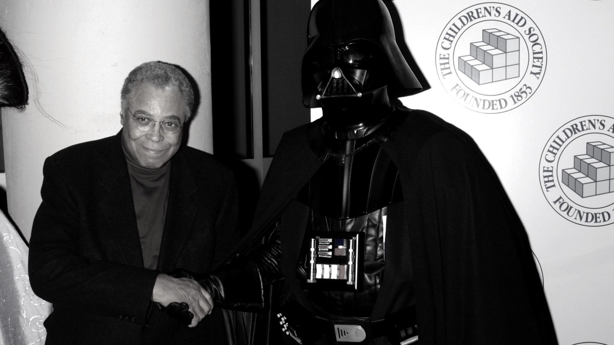 Er verlieh Darth Vader in Star Wars seine Stimme: Der US-amerikanische Charakterdarsteller James Earl Jones ist gestorben. 