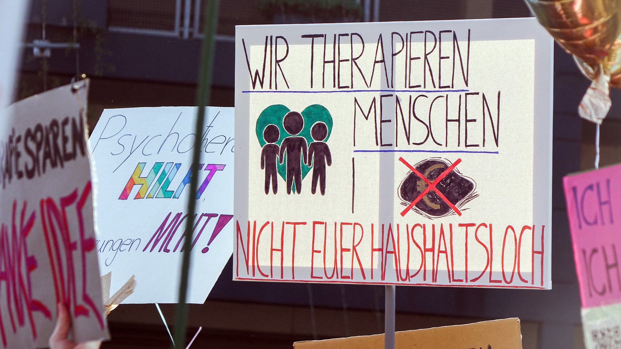 Proteste in München gegen Kürzung von Psychotherapie-Honoraren