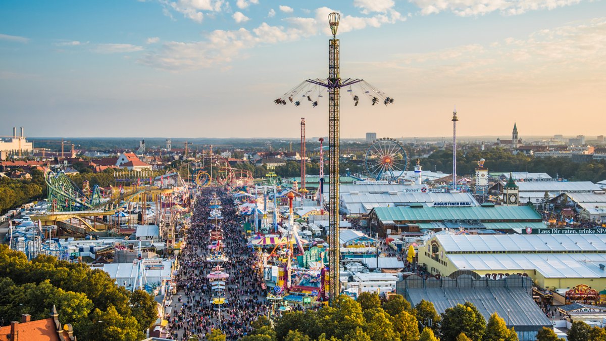 Luftbild vom Oktoberfest in München 2017.