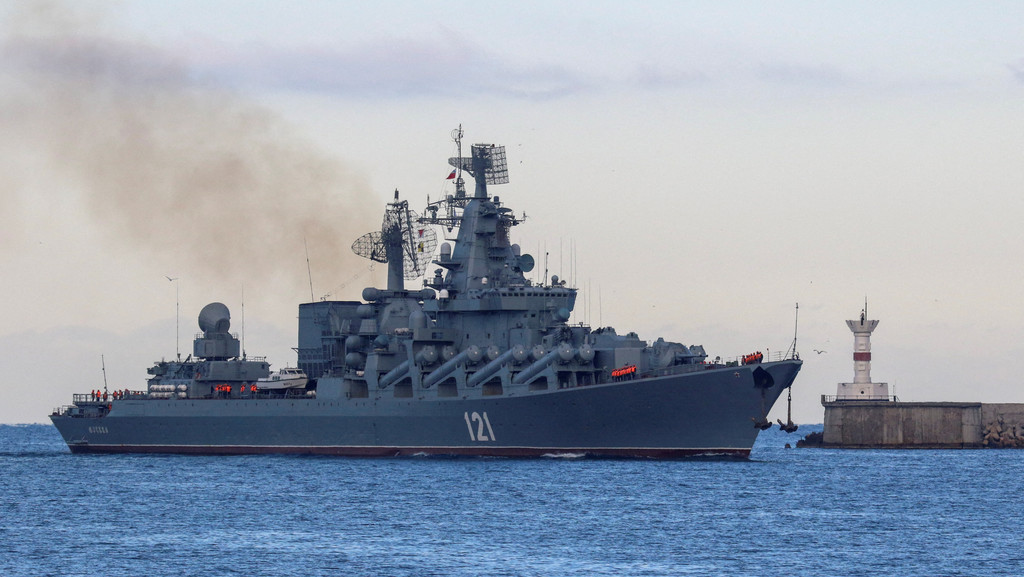 Was ist mit der Besatzung der gesunkenen "Moskwa" (hier ein Archivbild) passiert? Rund 500 Menschen sollen an Bord gewesen sein. 