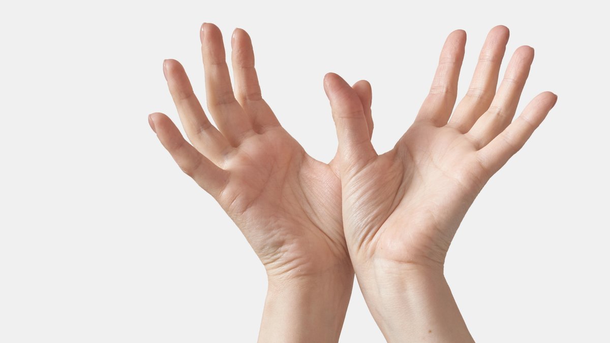 freischwebende Hände, bei denen alle Finger abgespreizt sind.