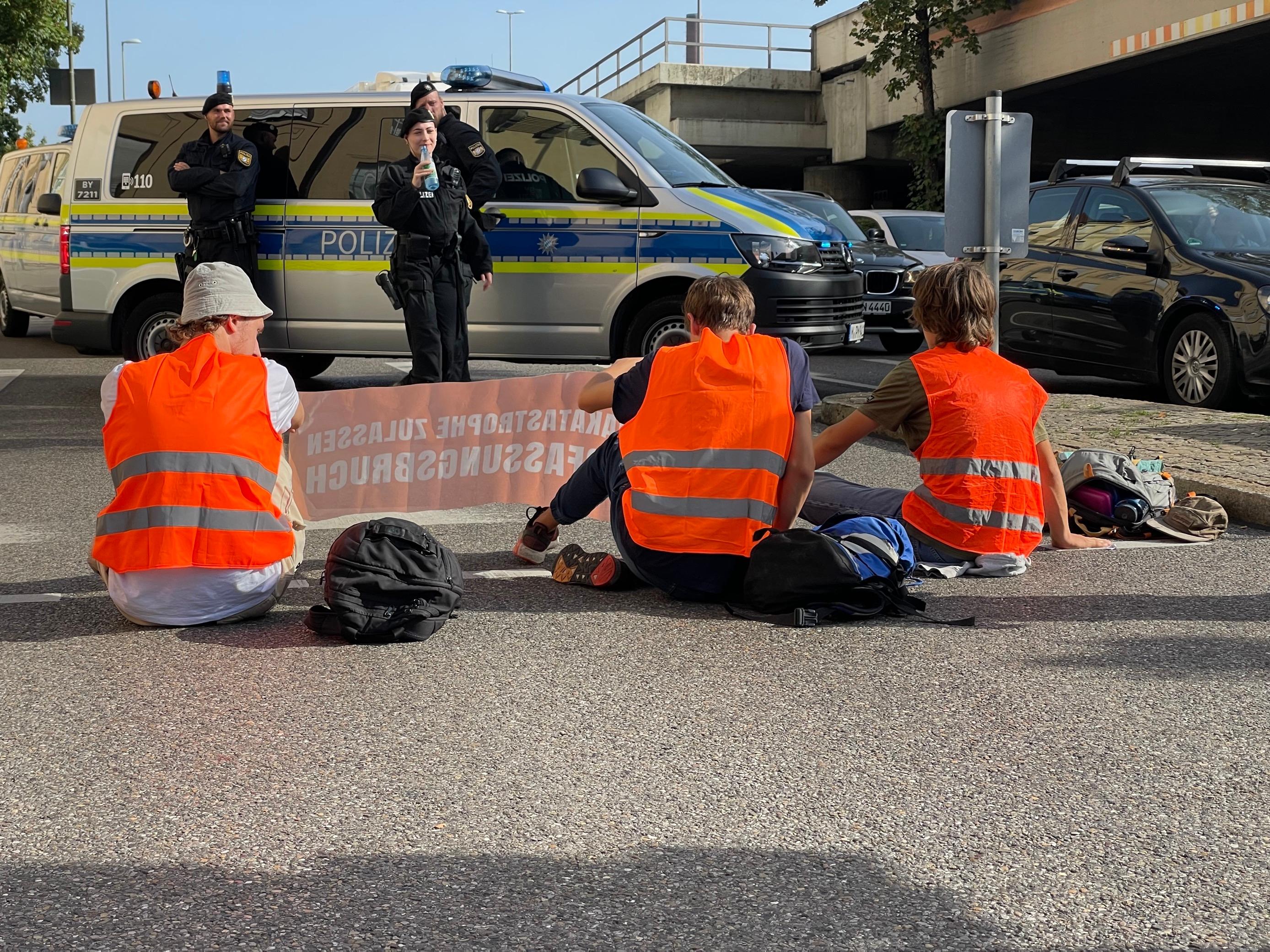 "Letzte Generation": Polizei Räumt Verkehrsblockaden In München | BR24