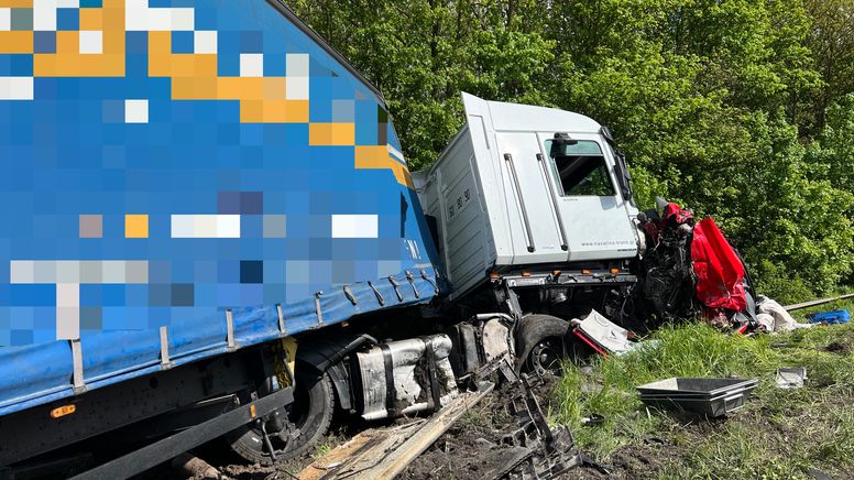 Schwerer Lkw-Unfall auf der A6 bei Ansbach | Bild:News5 / Pascal Höfig