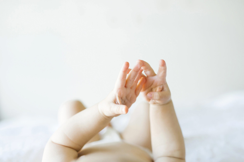 Vor dem Einsatz von Gebärmutter-Transplantaten waren Adoption oder Leihmutterschaft die einzigen verfügbaren Optionen für ein Kind.