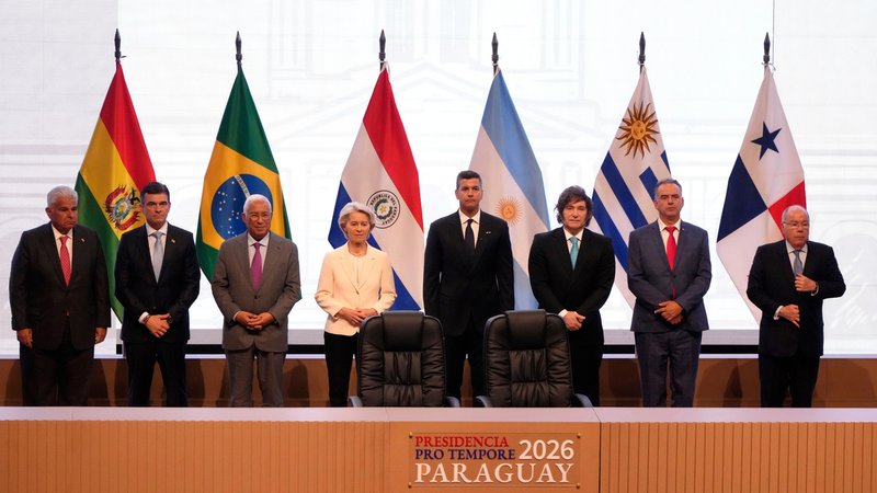 Gruppenbild anlässlich der Unterzeichnung des Mercosur-Abkommens. | Bild: dpa-Bildfunk/Jorge Saenz Gruppenbild anlässlich der Unterzeichnung des Mercosur-Abkommens.